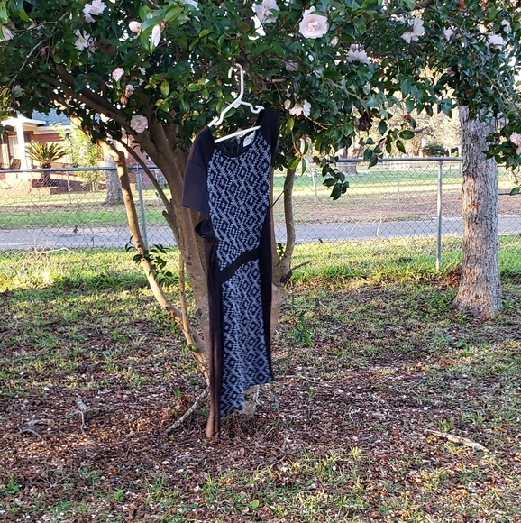 Grey and black pannel dress - Picture 2 of 3